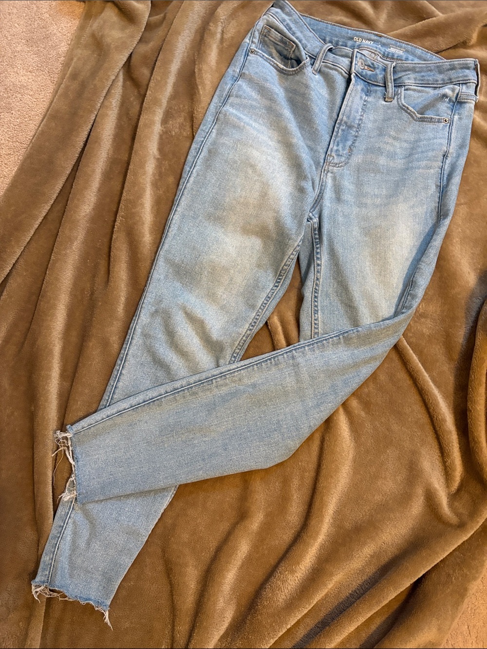 Old Navy Women's Rock Star Light Wash Blue Skinny Jeans in Size 8